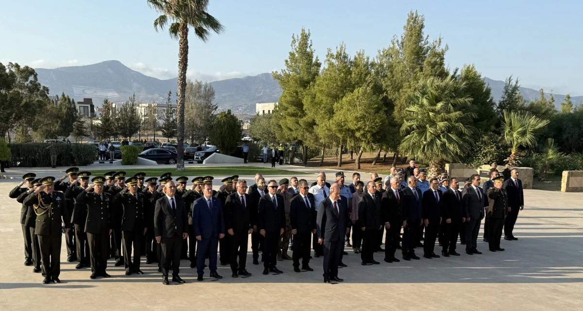 20 Temmuz nedeniyle Dr. Fazıl Küçük’ün anıt mezarında tören düzenlendi