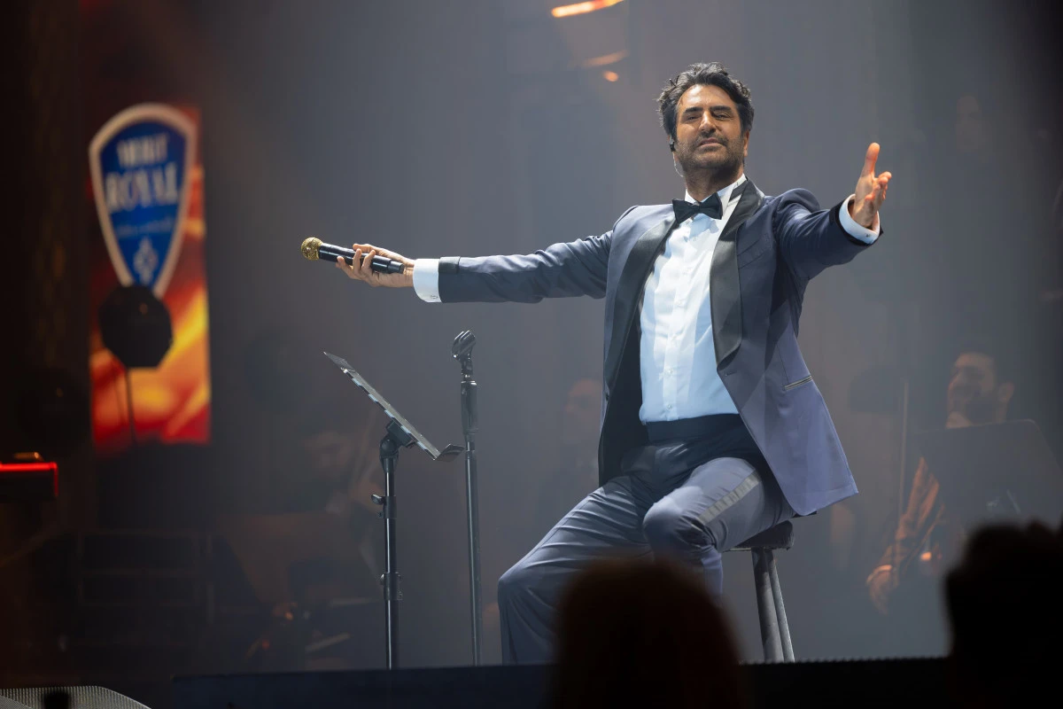 Mahsun Kırmızıg&uuml;l&rsquo;den Merit Royal Diamond&rsquo;da m&uuml;zik ziyafeti